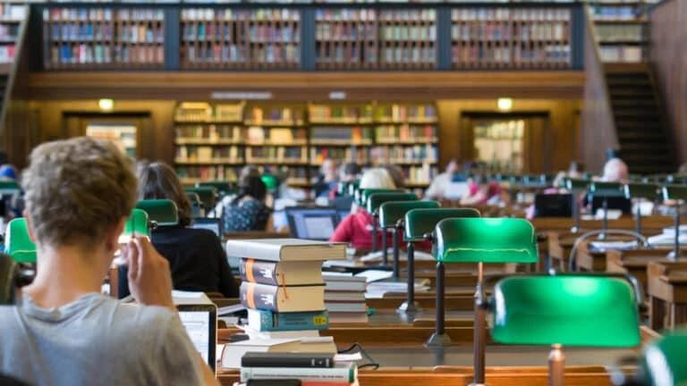 รู้จักห้องสมุดออนไลน์ E-Library คลังความรู้ยุคดิจิทัลที่ทันสมัย